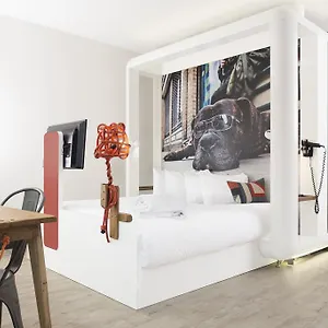The Corner Hotell